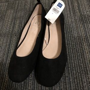 Gap size 9 flats (NWT)